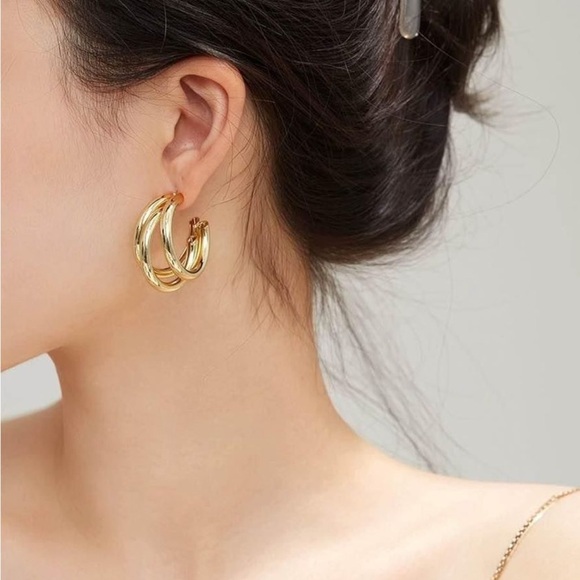 NWOT 14K Gold Plated hoops Earrings. - Picture 2 of 5